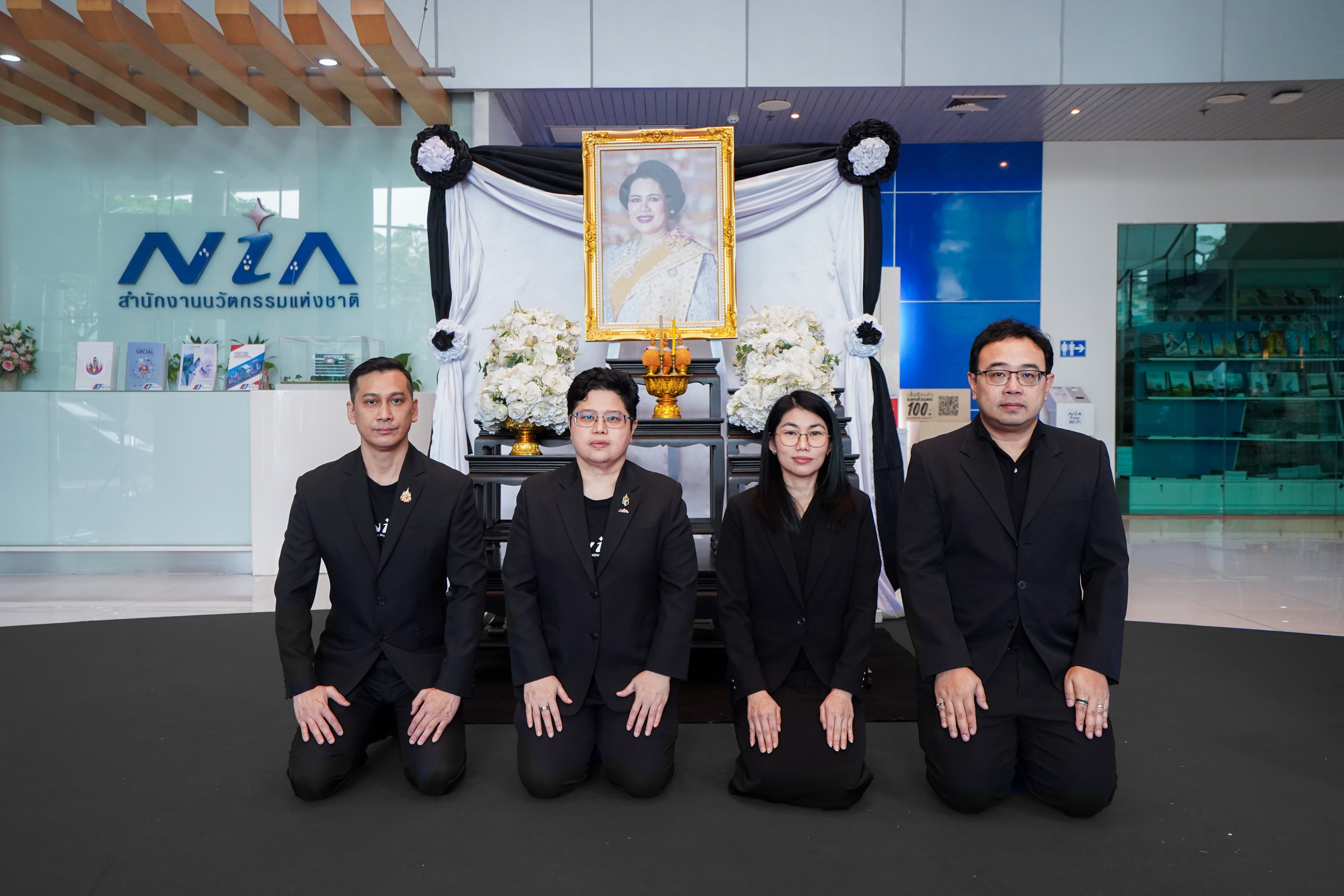  จัดพิธีแสดงความอาลัย สมเด็จพระนางเจ้าสิริกิติ์ พระบรมราชินีนาถ พระบรมราชชนนีพันปีหลวง พระผู้เสด็จสู่สวรรคาลัย 